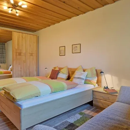 Haus Am Waldesrand Apartamento *