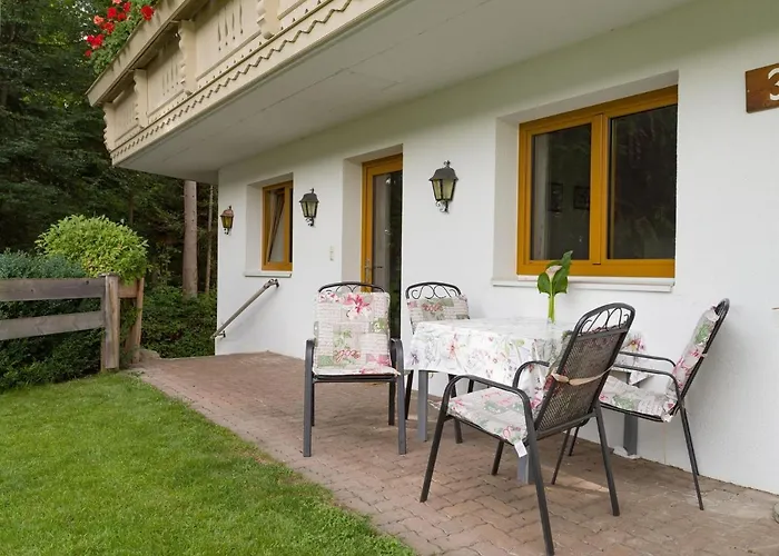 Haus Am Waldesrand * المو